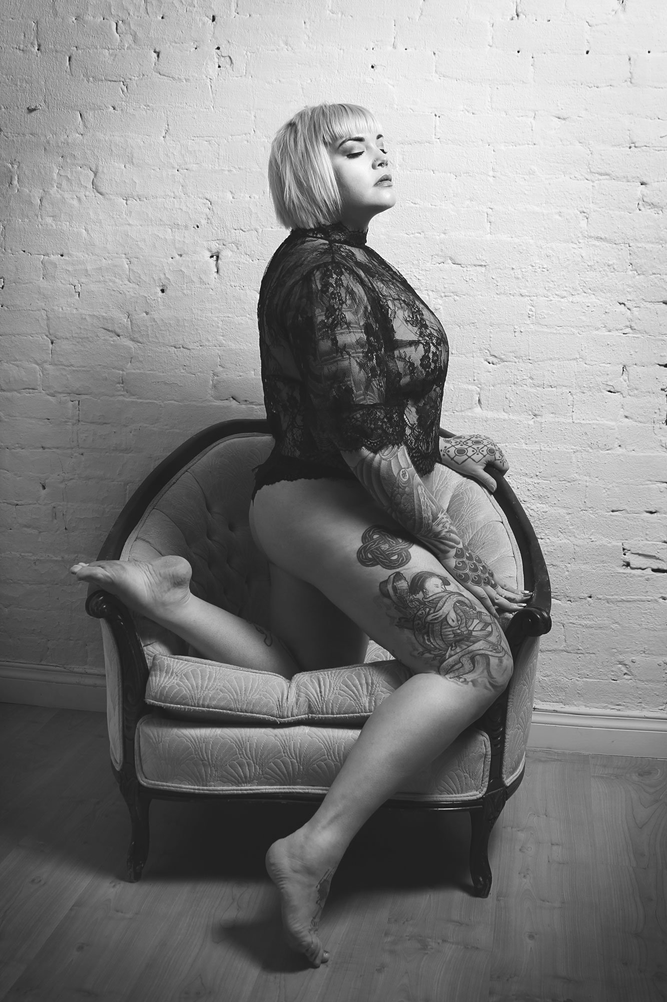 Chicago Female Escort for Women- Tattooed Escort Erin Black.
