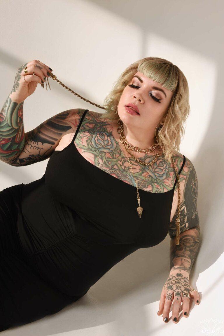 Tattooed BBW Escort Chicago | Strapon Expert Erin Black | Images